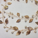 Hårkæde i guld med blade og perler - Hårpynt med blomster og perler til bryllup, konfirmation og fest