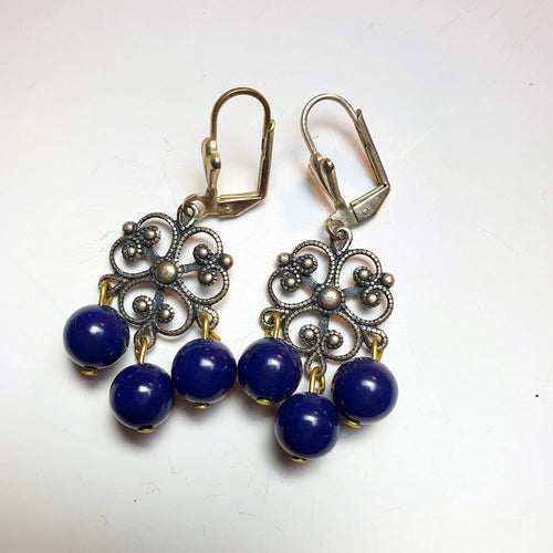 Søde øreringe med mørkeblå perler - Hårpynt med blomster og perler til bryllup, konfirmation og fest