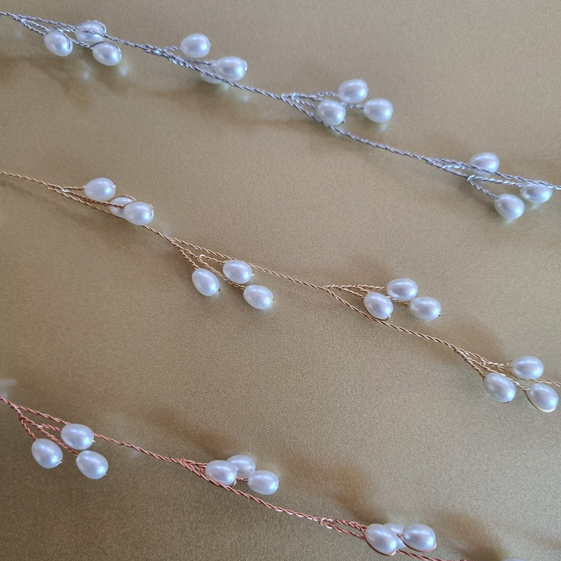 Simpel og fin hårkæde -vælg mellem flere farver - Hårpynt med blomster og perler til bryllup, konfirmation og fest