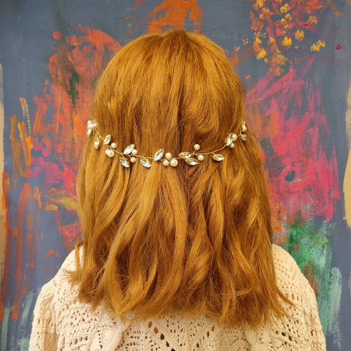 Hårkæde med perler og rhinsten -  vælg mellem sølv og guld - Hårpynt med blomster og perler til bryllup, konfirmation og fest
