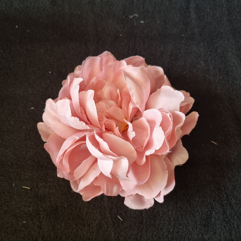 Stor pæon i rosa - Hårpynt med blomster og perler til bryllup, konfirmation og fest