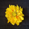 Stor dahlia i gul - Hårpynt med blomster og perler til bryllup, konfirmation og fest