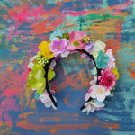 Lav din egen blomsterkrone i skønne farver - Hårpynt med blomster og perler til bryllup, konfirmation og fest