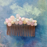 Smuk hårkam med pastelfarvede perler - Hårpynt med blomster og perler til bryllup, konfirmation og fest