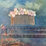 Smuk hårkam med pastelfarvede perler - Hårpynt med blomster og perler til bryllup, konfirmation og fest