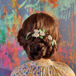 Sødt margueritsmykke - kan bruges både som armbånd og i håret - Hårpynt med blomster og perler til bryllup, konfirmation og fest