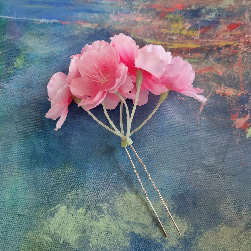 U-nåle med kirsebærblomster - flere farver - Hårpynt med blomster og perler til bryllup, konfirmation og fest