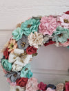 Smuk krans med papirblomster - Hårpynt med blomster og perler til bryllup, konfirmation og fest