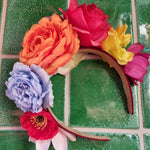 Blomsterkrone - Hårpynt med blomster og perler til bryllup, konfirmation og fest