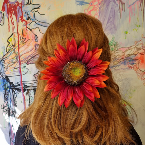 Rød solsikke - Hårpynt med blomster og perler til bryllup, konfirmation og fest